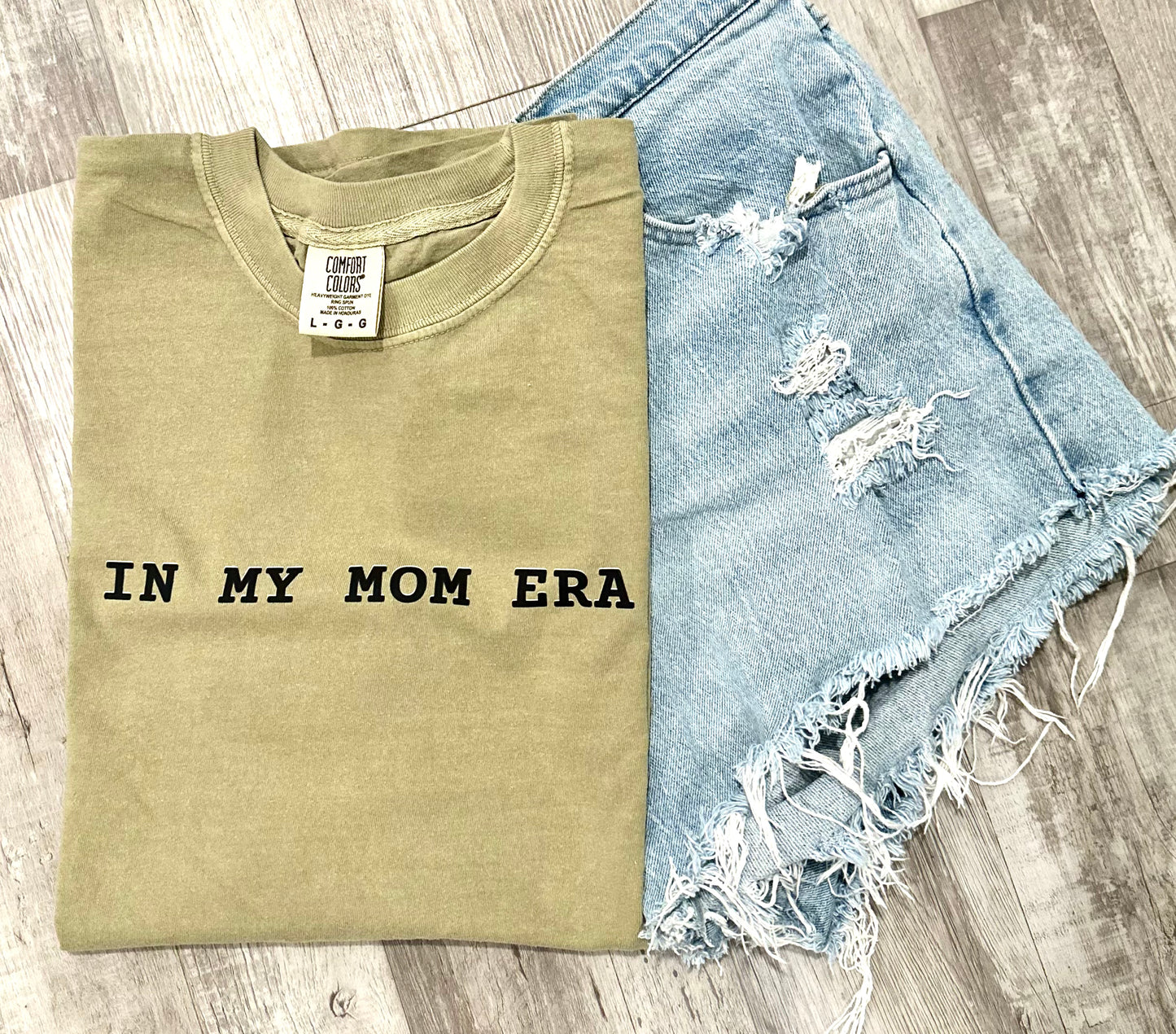 Mom Era Tee